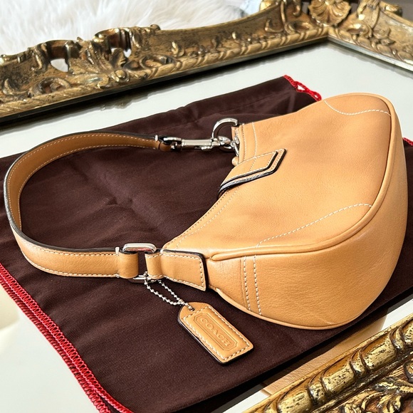 Coach Hamptons Leather Shoulder Buckle Barbie Bag 7542 RARE Tan with Dust Bag - Picture 6 of 12